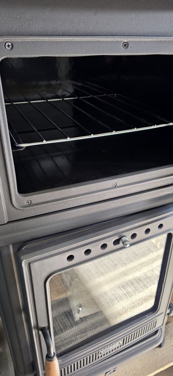 Vedkomfyr 8010CL HJØRNE koketopp bakerovn 7kW sideglass venstre